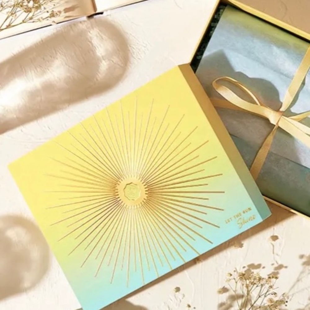 GLOSSYBOX ‘LET THE SUN SHINE’ STORAGE KEEPSAKE BOX